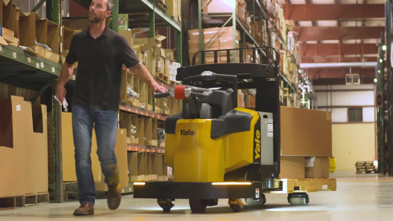 Hyster-Yale & ServiceMax: Transforming Materials Handling