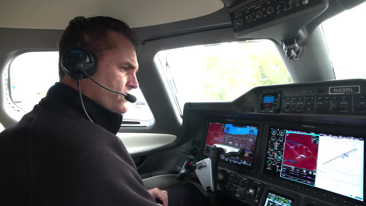 Chief pilot Tony Fizer uses Gogo's inflight connectivity to see minute-by-minute flight data