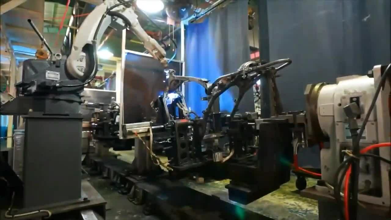 The Robot Welding Method_ Watch Sparks Fly