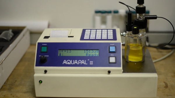 Aquapal testing moisture in Jet Fuel Oil