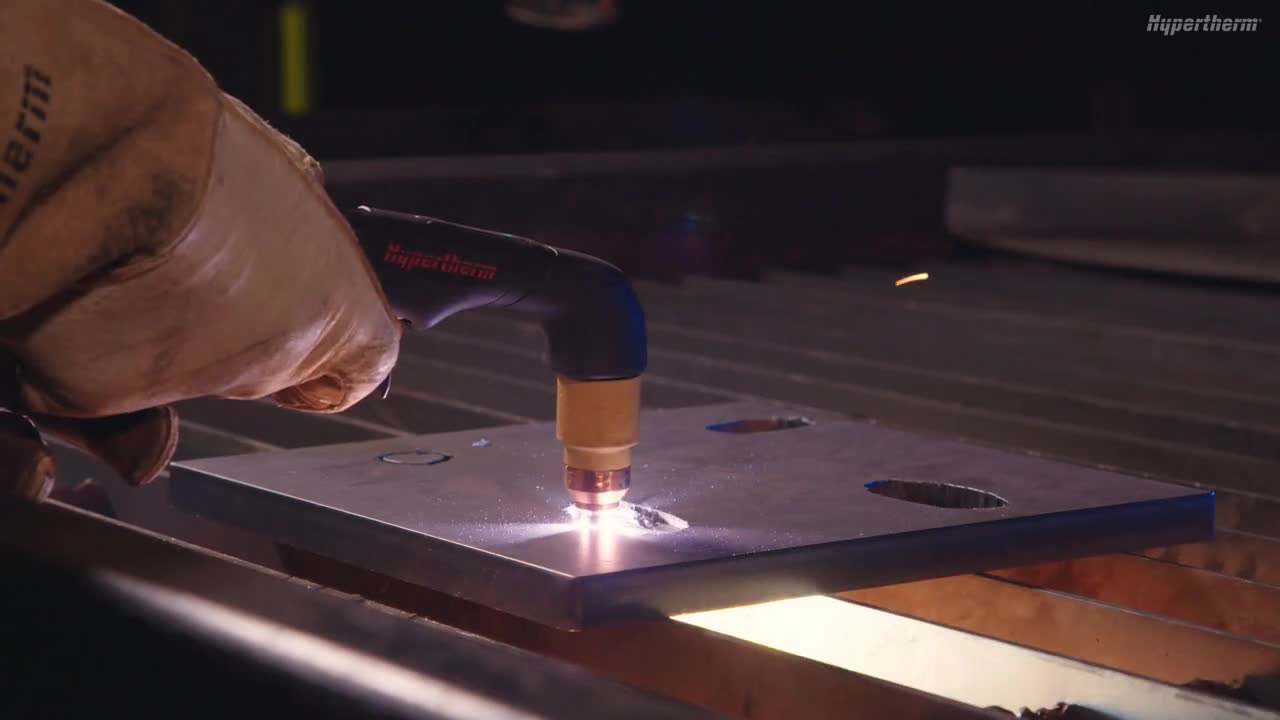 Hand cutting with Powermax SYNC