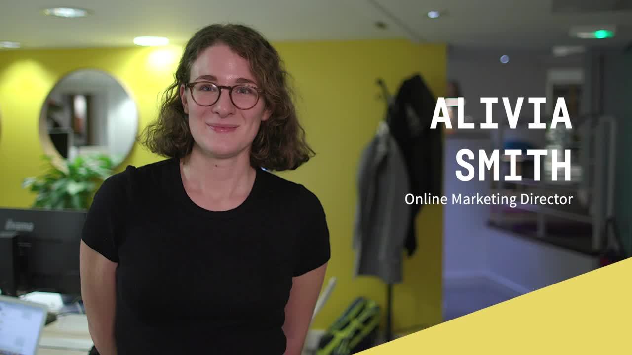 Alivia Smith Online Marketing Director